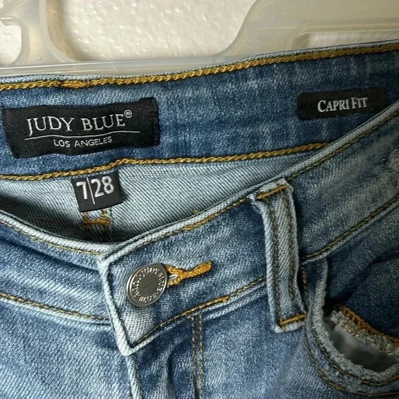 Judy Blue Capri Fit Light Wash Distressed Denim - Picture 7 of 11
